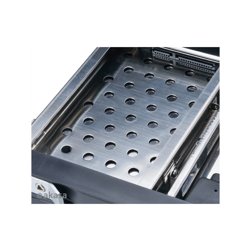 AKASA Lokstor M51 - 2.5 "a 3.5" HDD rack do 5,25"