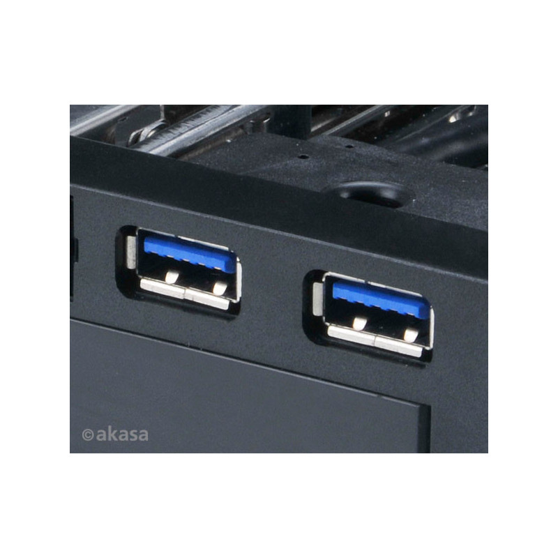 AKASA Lokstor M51 - 2.5 "a 3.5" HDD rack do 5,25"