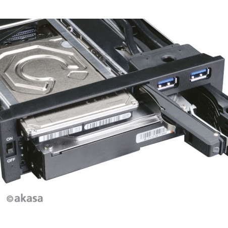 AKASA Lokstor M51 - 2.5 "a 3.5" HDD rack do 5,25"