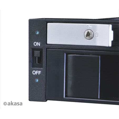 AKASA Lokstor M51 - 2.5 "a 3.5" HDD rack do 5,25"