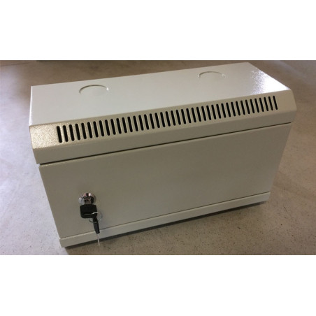 10" rack jednodielny 4U/140 DATACOM Šedý plech.dvere