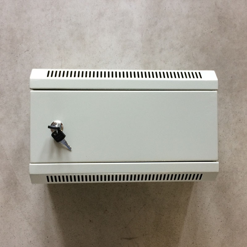 10" rack jednodielny 4U/140 DATACOM Šedý plech.dvere