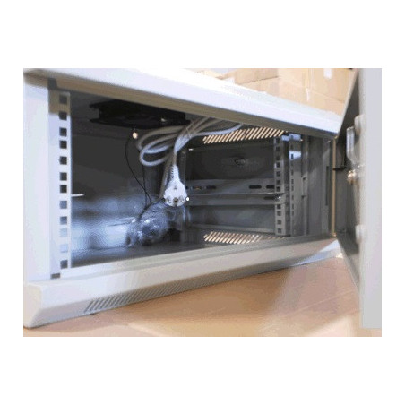 Datacom 19"rozv.jednodielny 4U/ hl.450mm plechové dvere