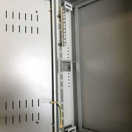 Datacom 19" rozvádzač pod omietku 4U+2U/150mm plech