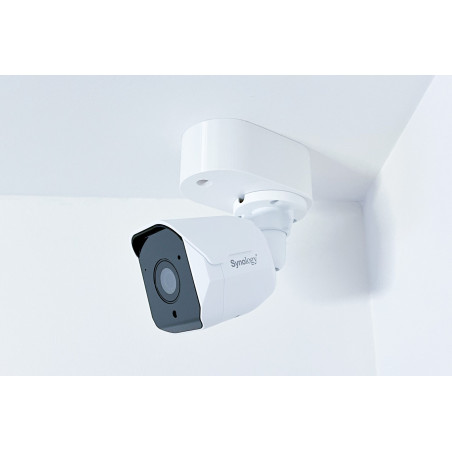 SYNOLOGY držiak s krytkou káblov pre kamery BC500 na stenu a strop, biely