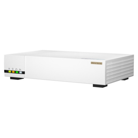 QNAP SD-WAN router QHora-322 (4jadrový procesor, 4GB DDR4 RAM, 6x 2,5GbE, 3x 10GbE, 1x USB 3.2 Gen1)