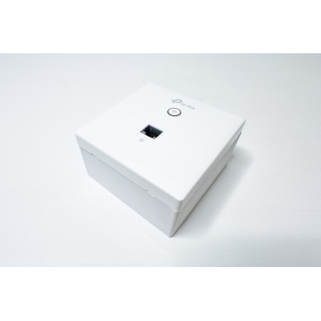 TP-LINK držiak s káblovou krytkou pre EAP115/250/650-Wall a TAPO S210/S220 na stenu, biely