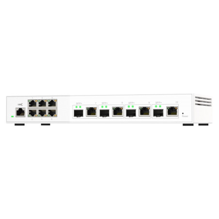 QNAP riadený switch QSW-M2106-4C (6x 2,5GbE RJ45 a 4x kombinované 10GbE SFP+ / 10GbE RJ-45)