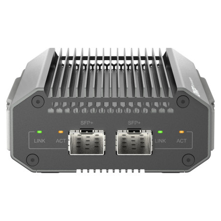 QNAP QNA-UC10G1SF- adaptér USB-C 4 (podpora Thunderbolt 3 a 4) na 2x 10GbE SFP+ (pasívne chladenie)